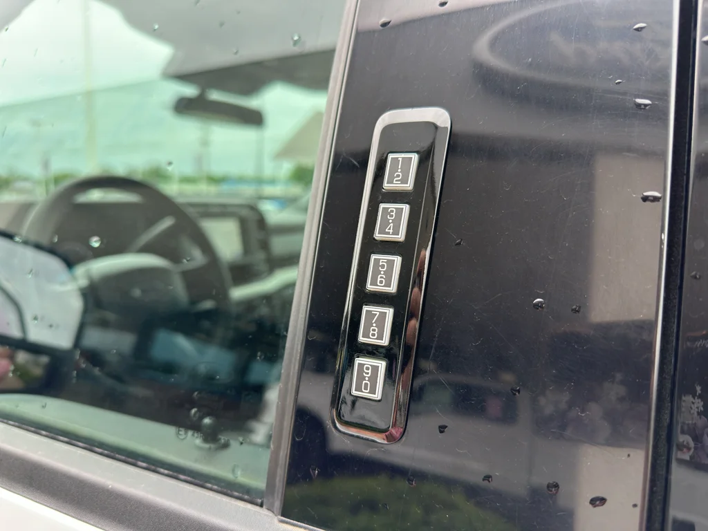 Used 2024 Oxford White Ford XLT image 11