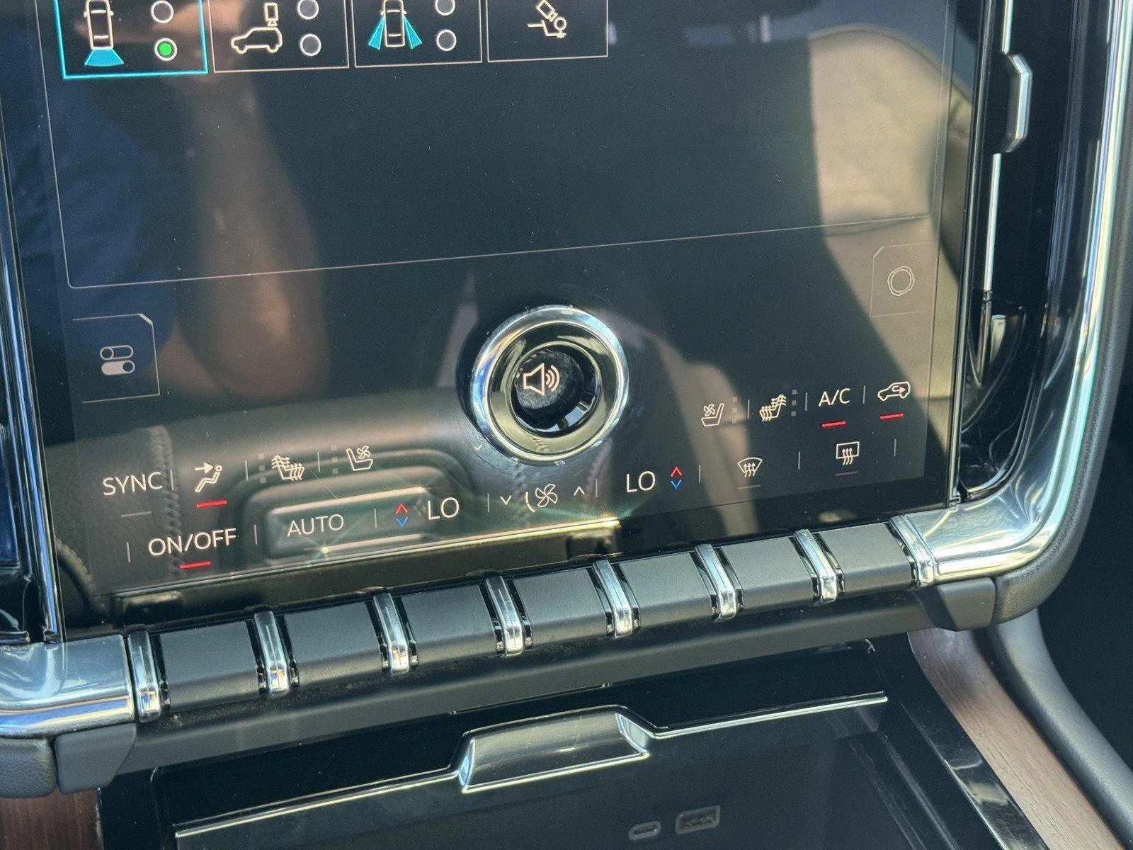 Used 2025 Onyx Black GMC Denali image 20