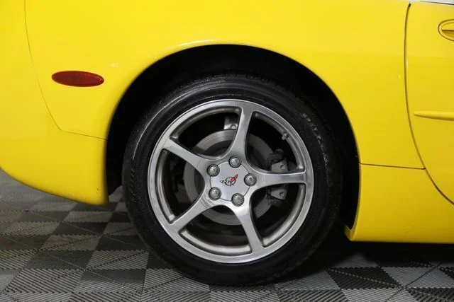 Used 2000 Yellow Chevrolet Base image 21