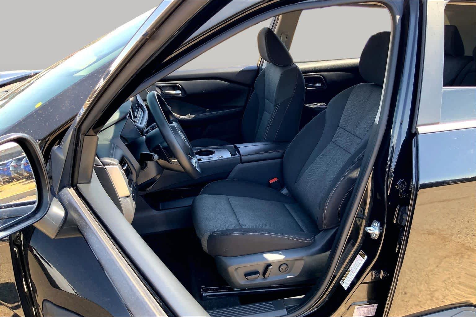Used 2024 Super Black Nissan SV image 8