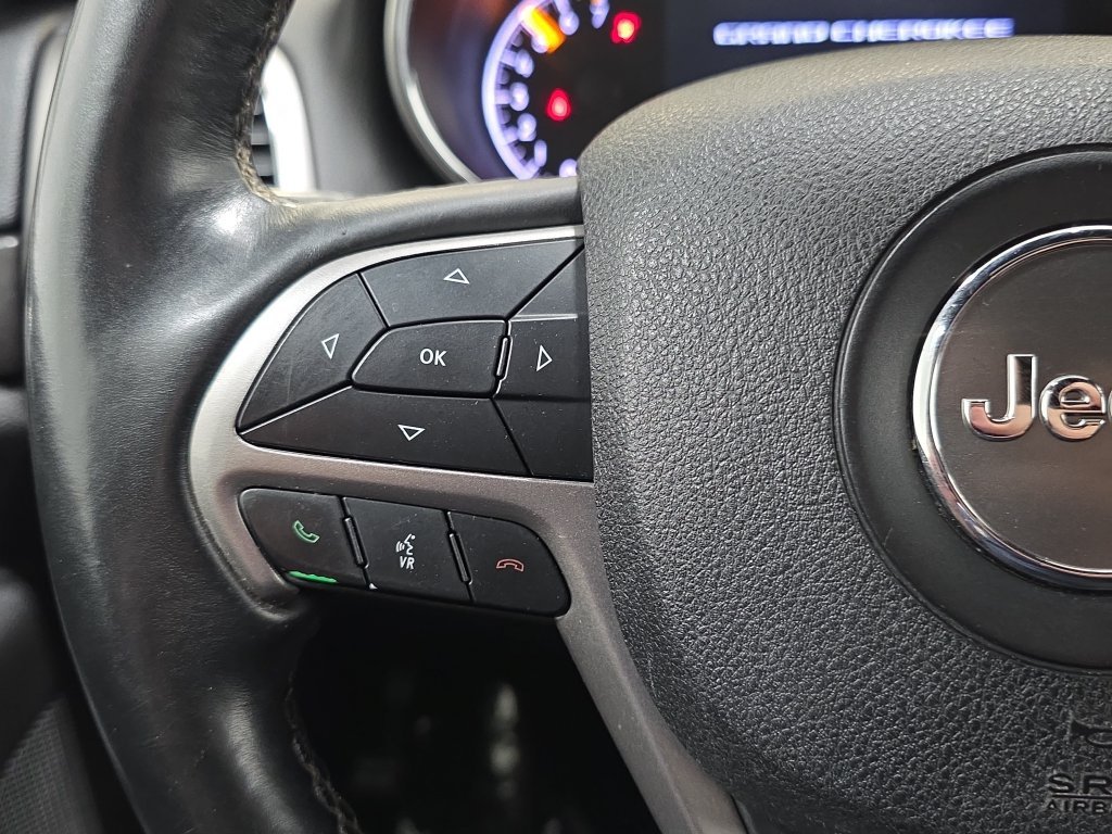 Used 2018 Bright White Clearcoat Jeep Altitude image 16