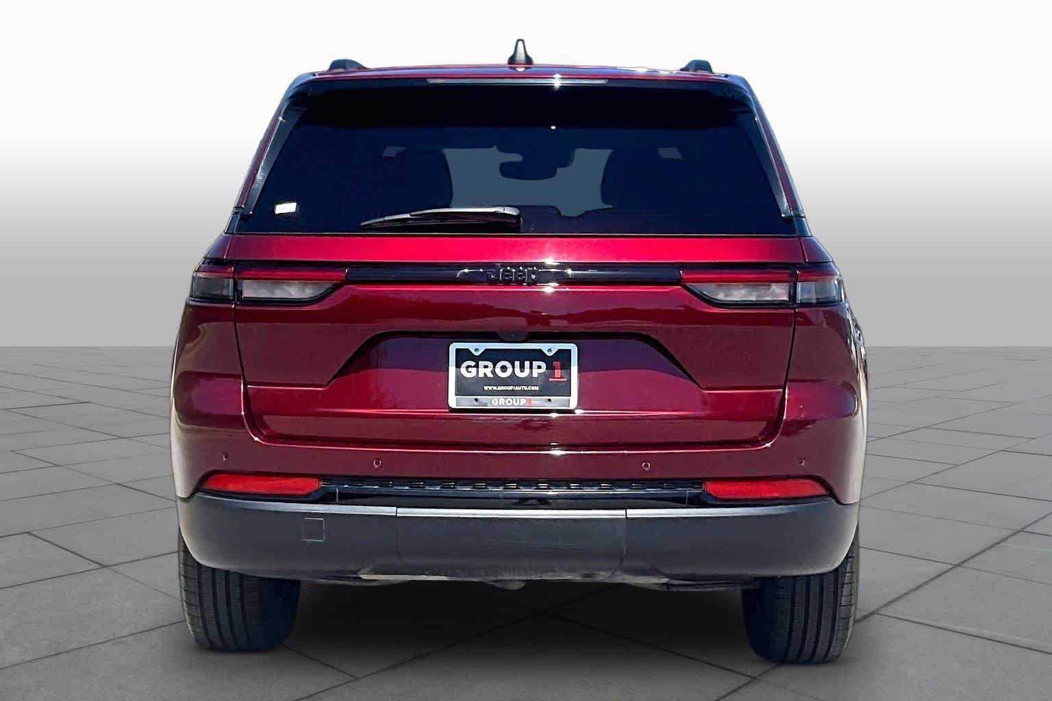 Used 2024 Velvet Red Pearlcoat Jeep Altitude image 5