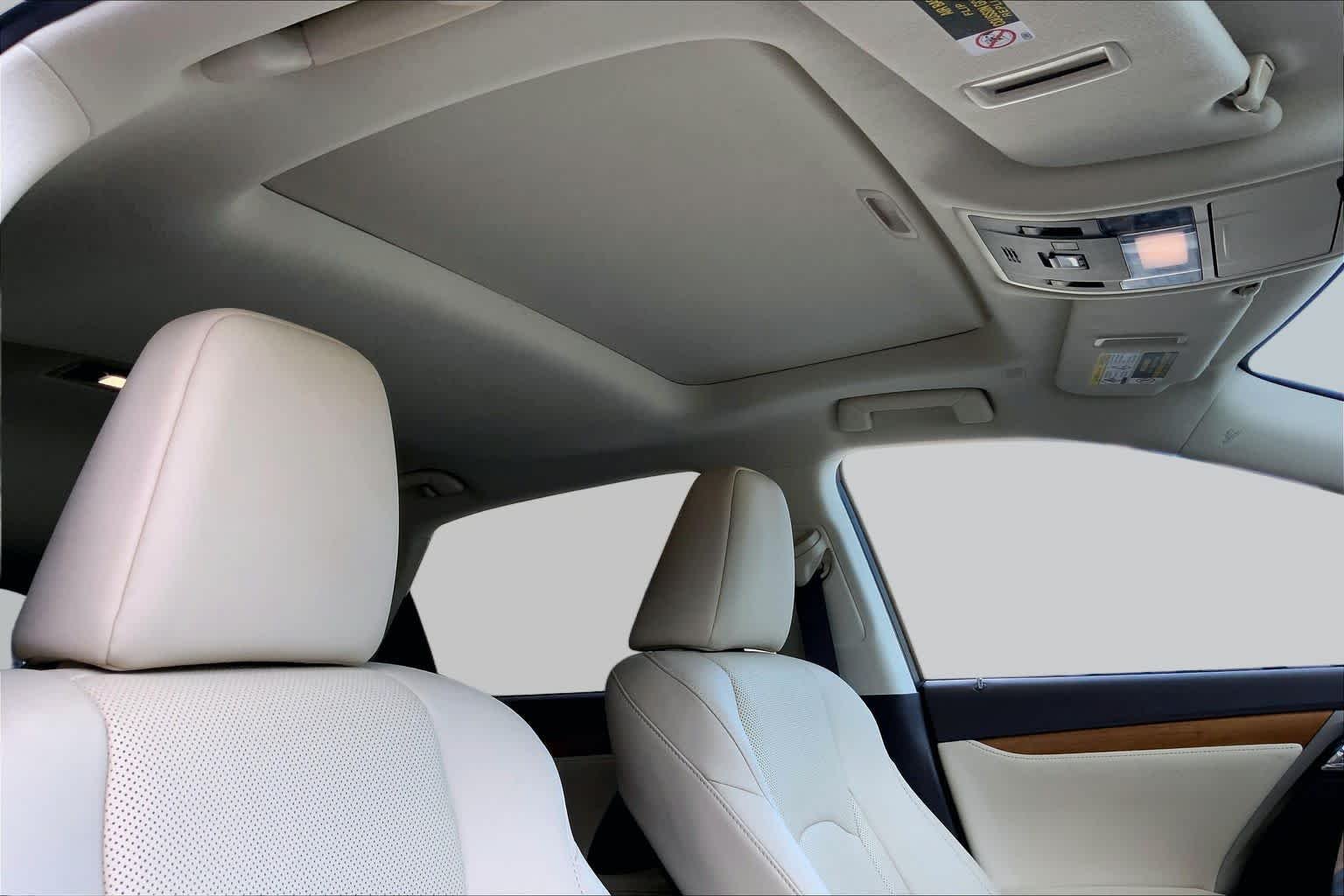 Used 2020 Eminent White Pearl Lexus  image 14