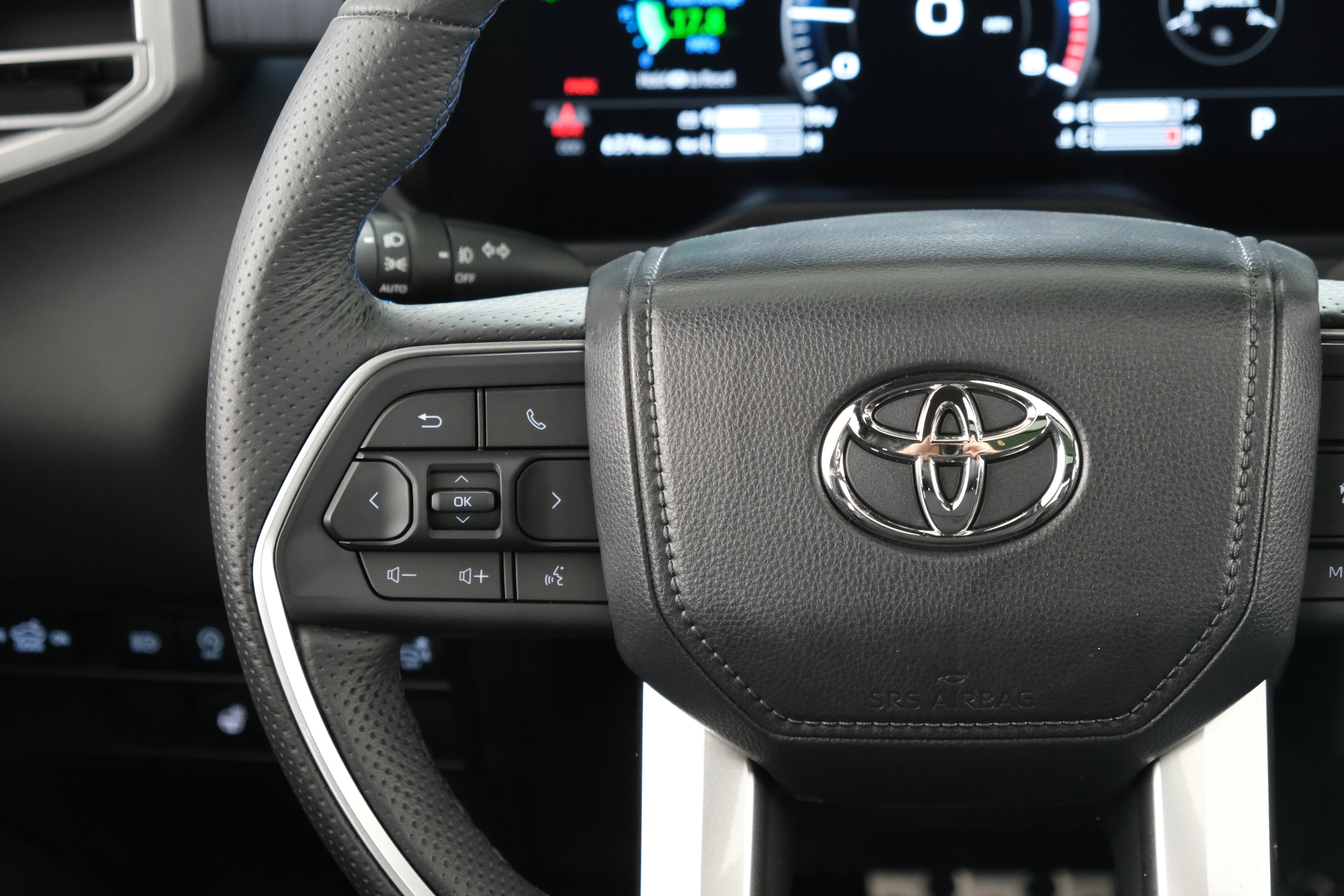 2025 Toyota Tundra Platinum - Photo 14