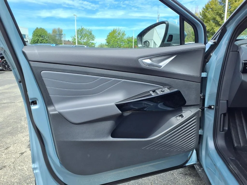 New 2026 Arctic Blue Metallic Volkswagen Pro S image 6
