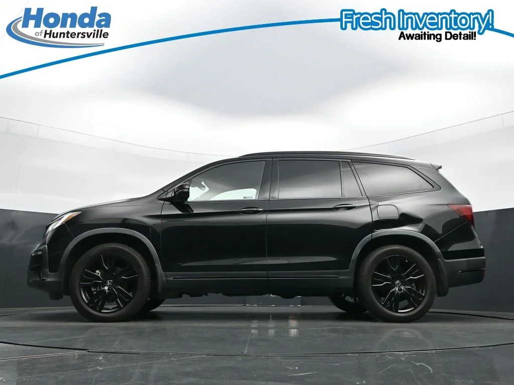Used 2022 Crystal Black Pearl Honda Black Edition image 28