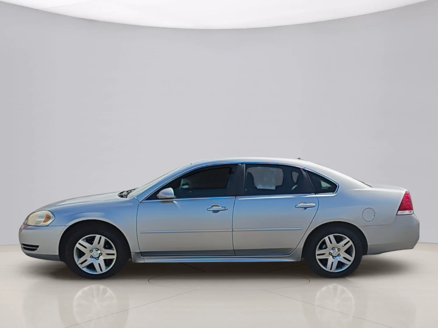 Used 2013 Silver Chevrolet LT image 2