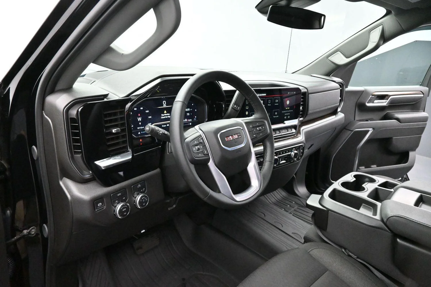 Used 2025 Onyx Black GMC Elevation image 13