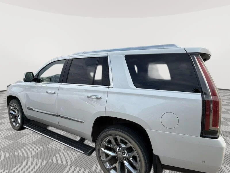 Used 2018 CRYSTAL WHITE TRICOAT Cadillac Platinum image 3