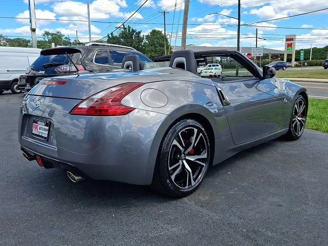 Used 2019 Gray Nissan  image 7