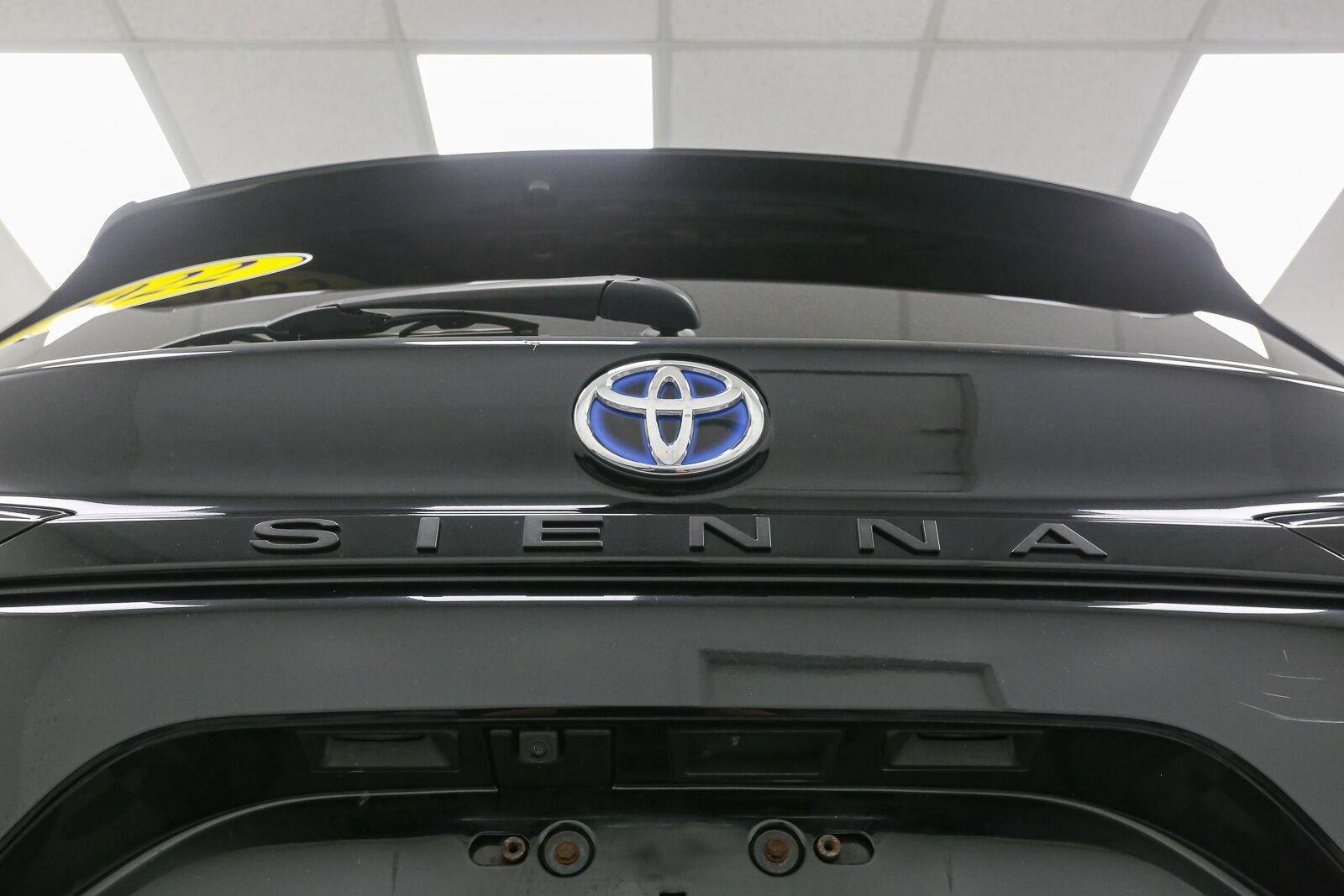 Used 2022 Midnight Black Metallic Toyota LE 8-Passenger image 11