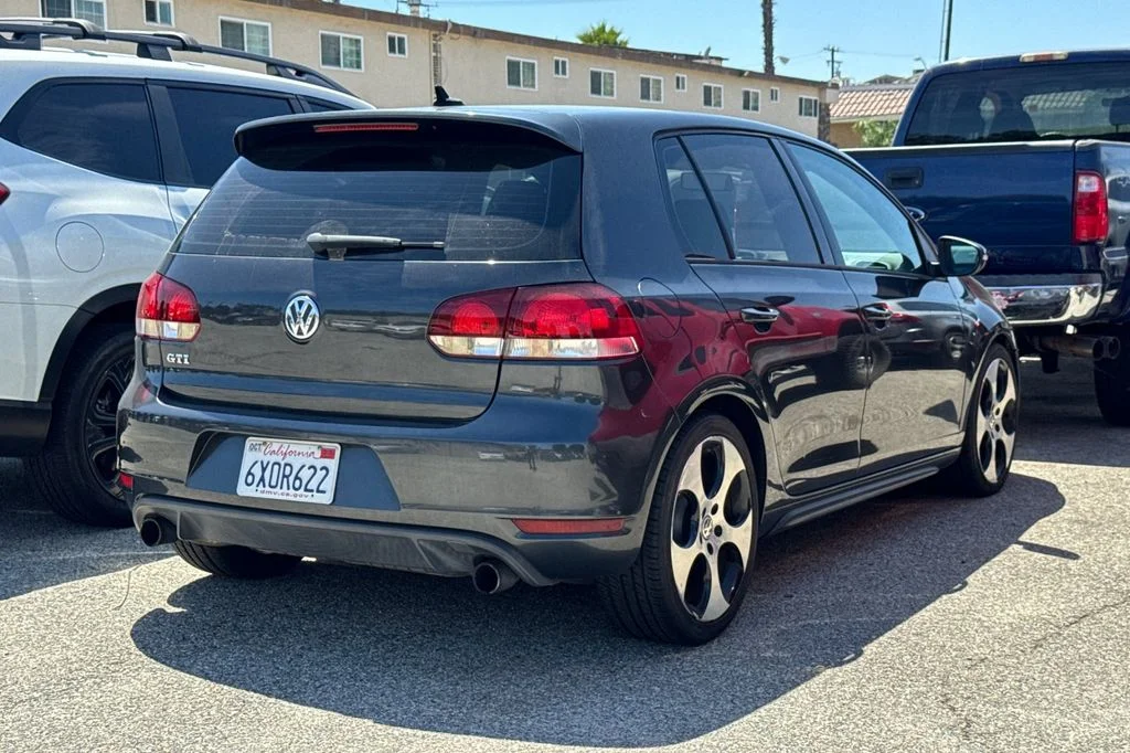 Used 2013 Gray Volkswagen Base image 5