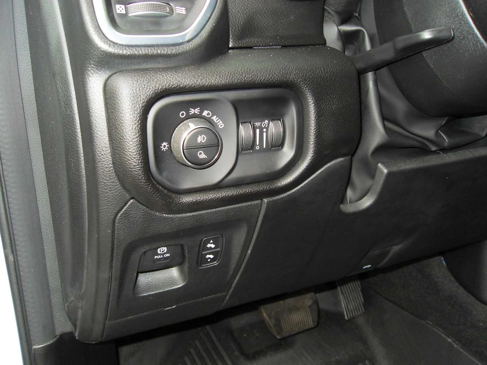 Used 2023 Bright White Clearcoat Ram Laramie image 31