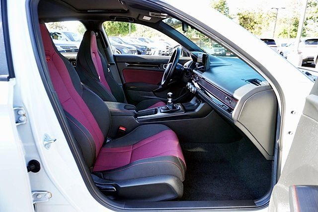 Used 2025  Honda Base image 10