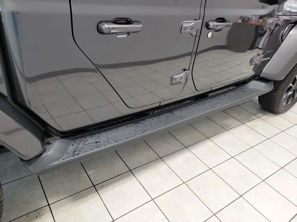 Used 2021 Gray Jeep High Altitude image 17