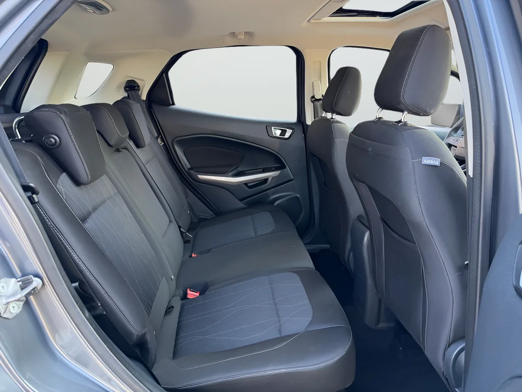 Used 2018 Gray Ford SE image 25