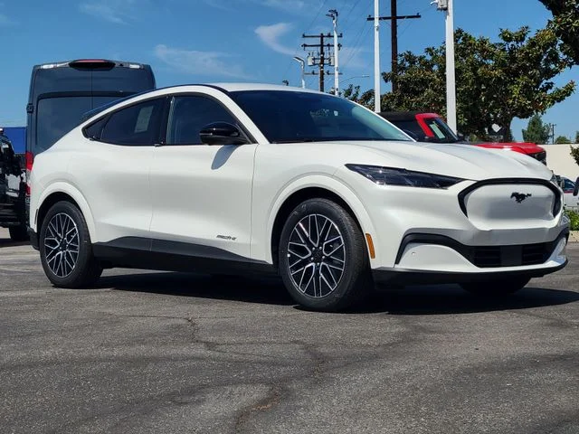 New 2026 Star White Metallic Tri-coat Ford Premium image 32