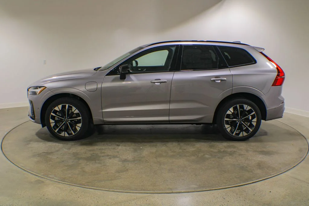New 2026 Aurora Blue Volvo T8 Plus image 2