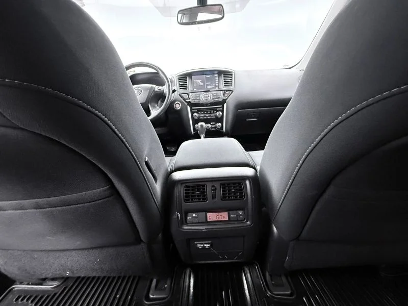 Used 2017 Gray Nissan SV Sport Utility 4D image 33