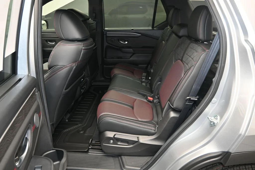 New 2026 Solar Silver Metallic Honda Black Edition image 11
