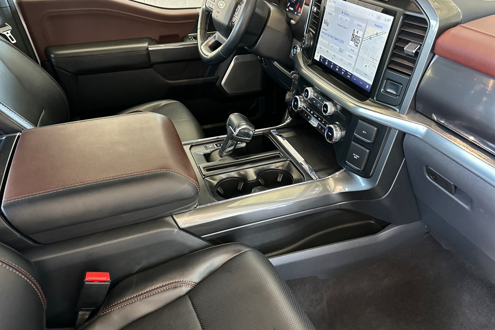 Used 2023 White Ford Lariat image 15