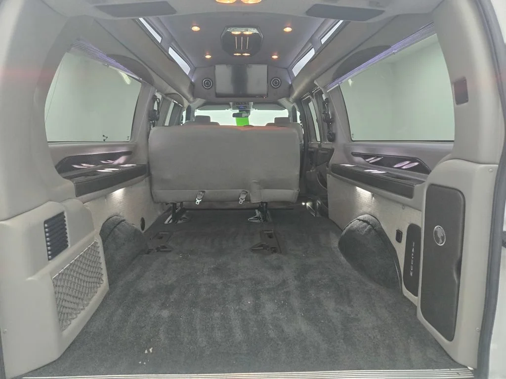 Used 2020 Summit White Chevrolet WT image 7