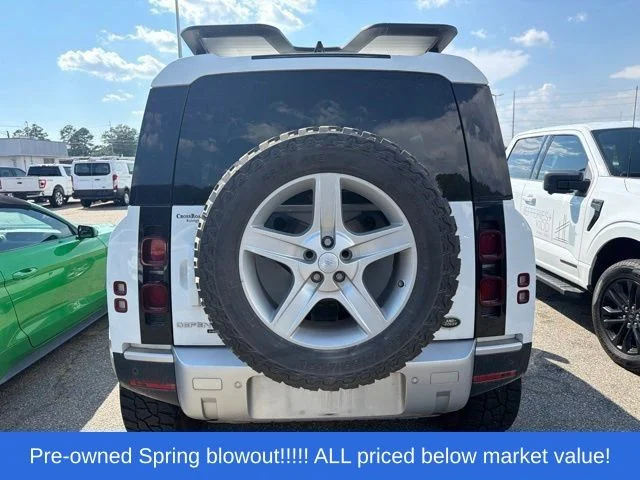 Used 2020  Land Rover SE image 6