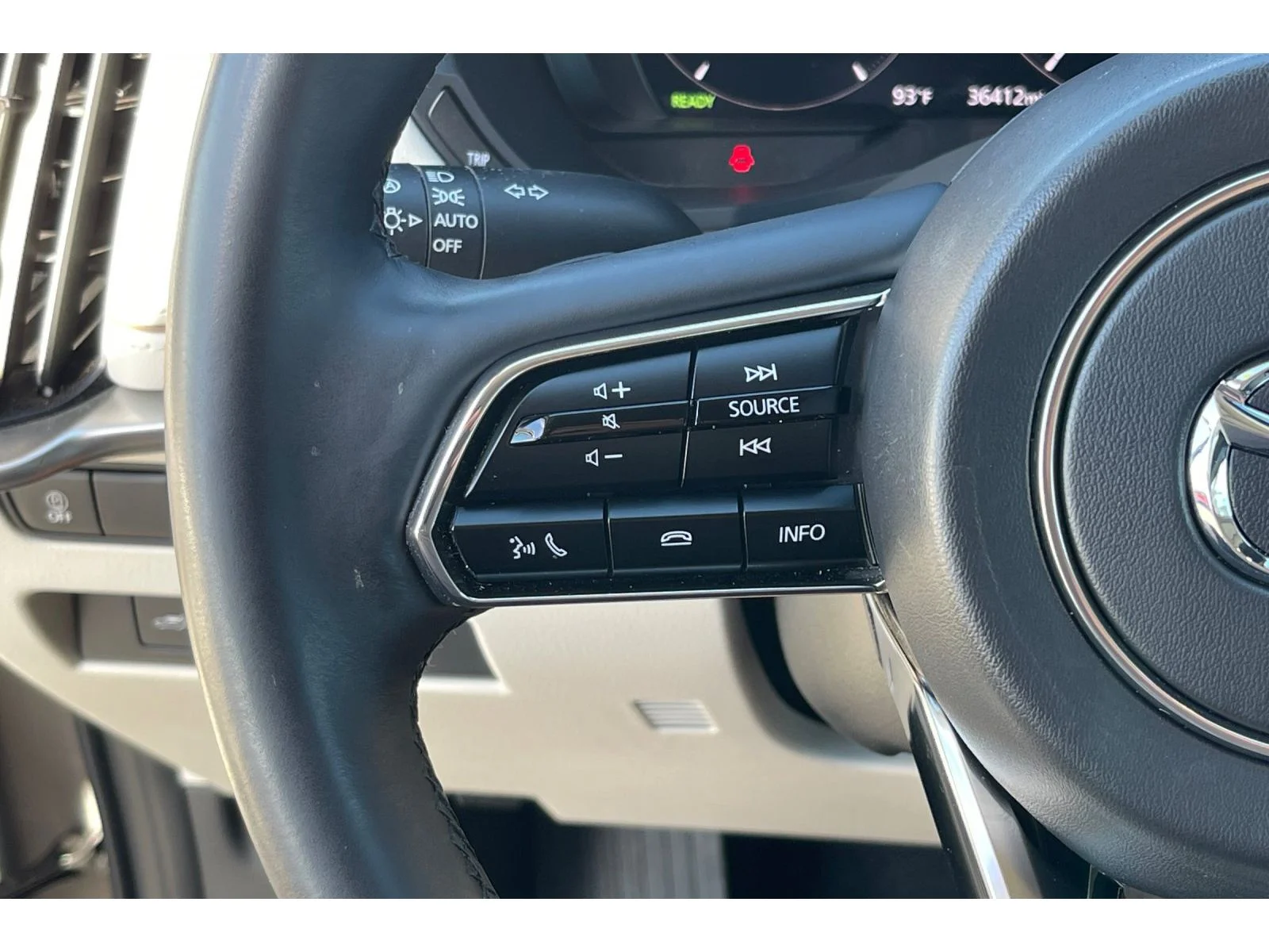 Used 2024 PLATINUM QUARTZ Mazda Premium Plus image 37