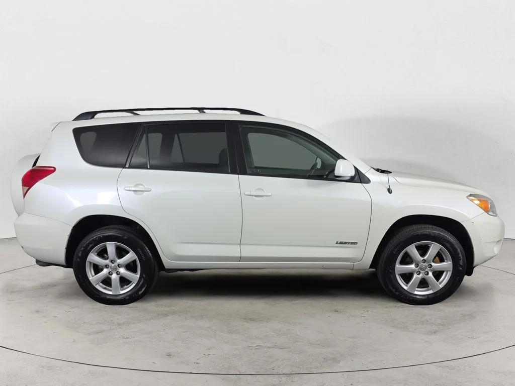 Used 2007 Blizzard Pearl Toyota Limited image 4