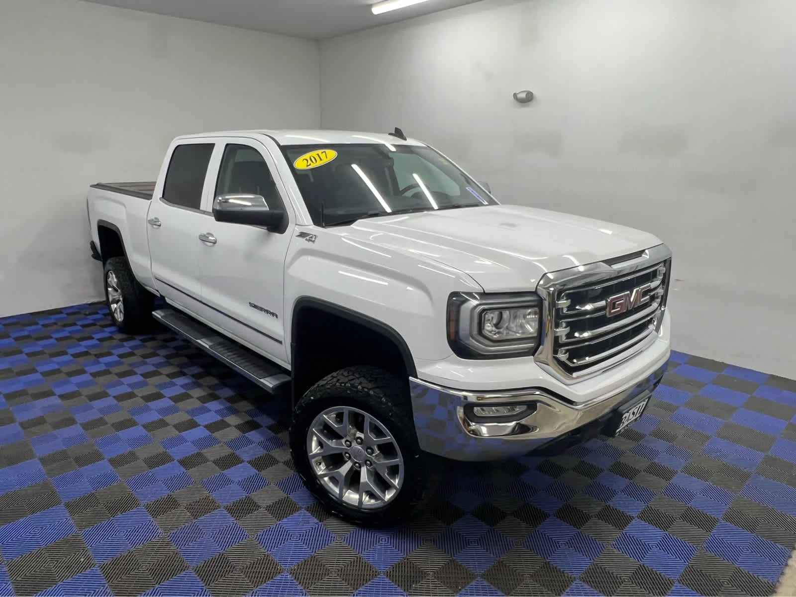 Used 2017 Summit White GMC SLT image 30