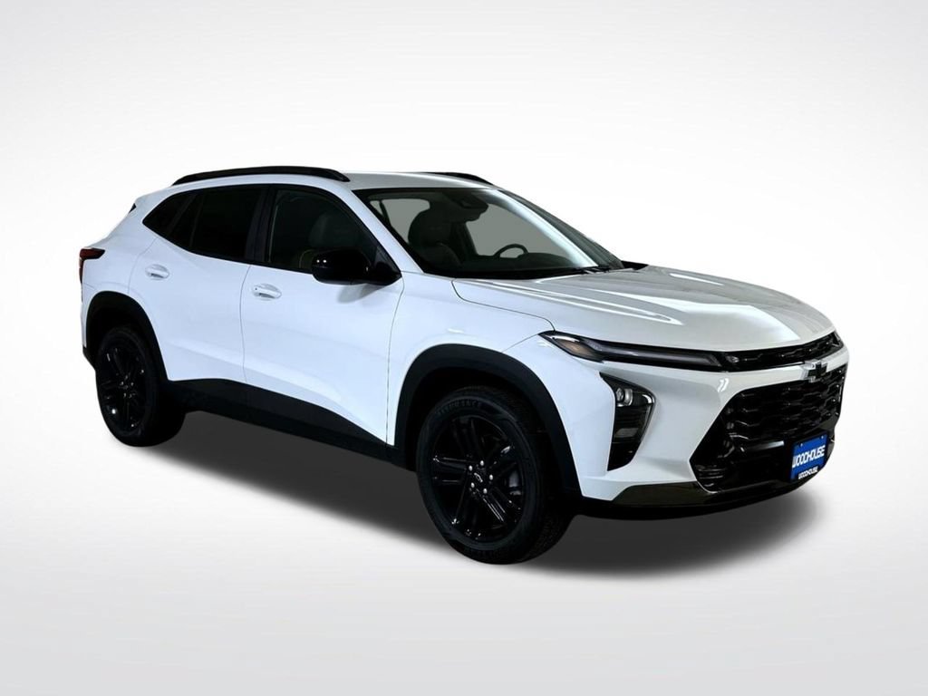 New 2026 Summit White Chevrolet ACTIV image 4