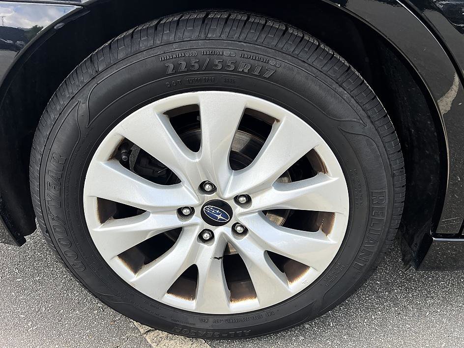 Used 2017 Crystal Black Silica Subaru Premium image 11