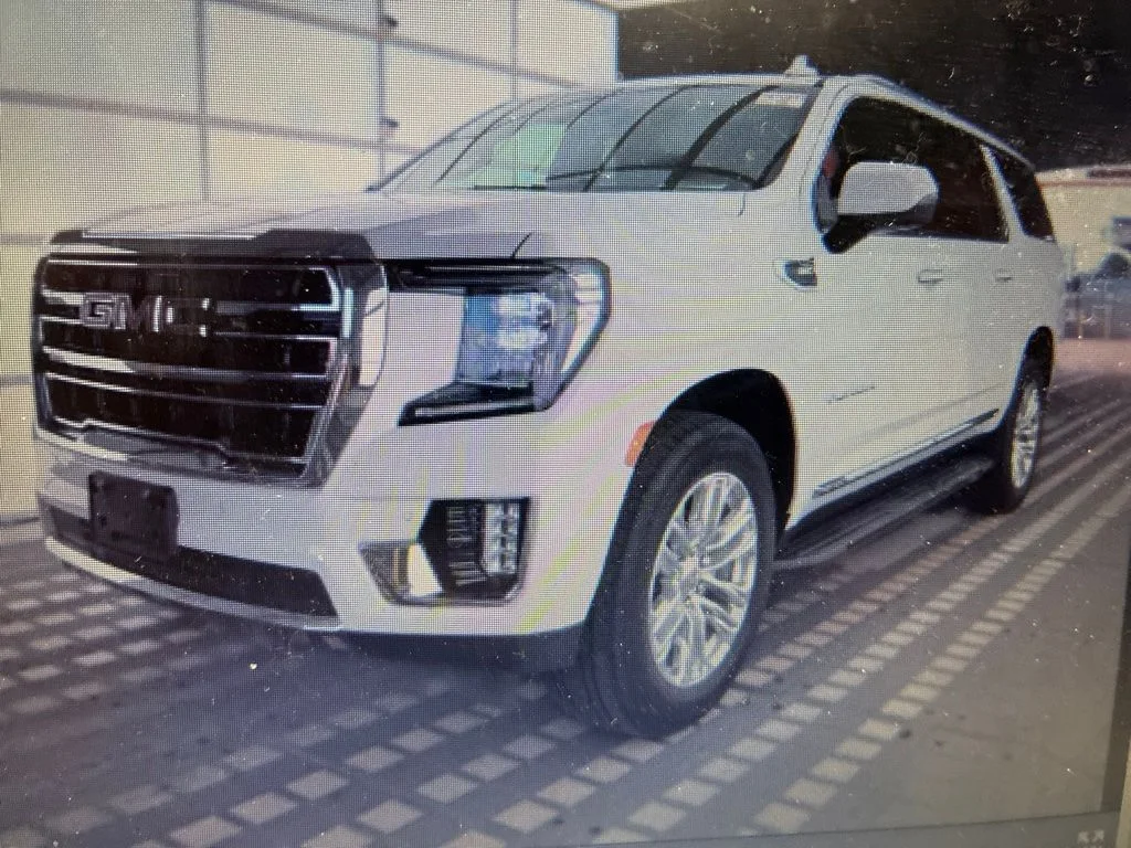 Used 2024 White GMC SLT image 1