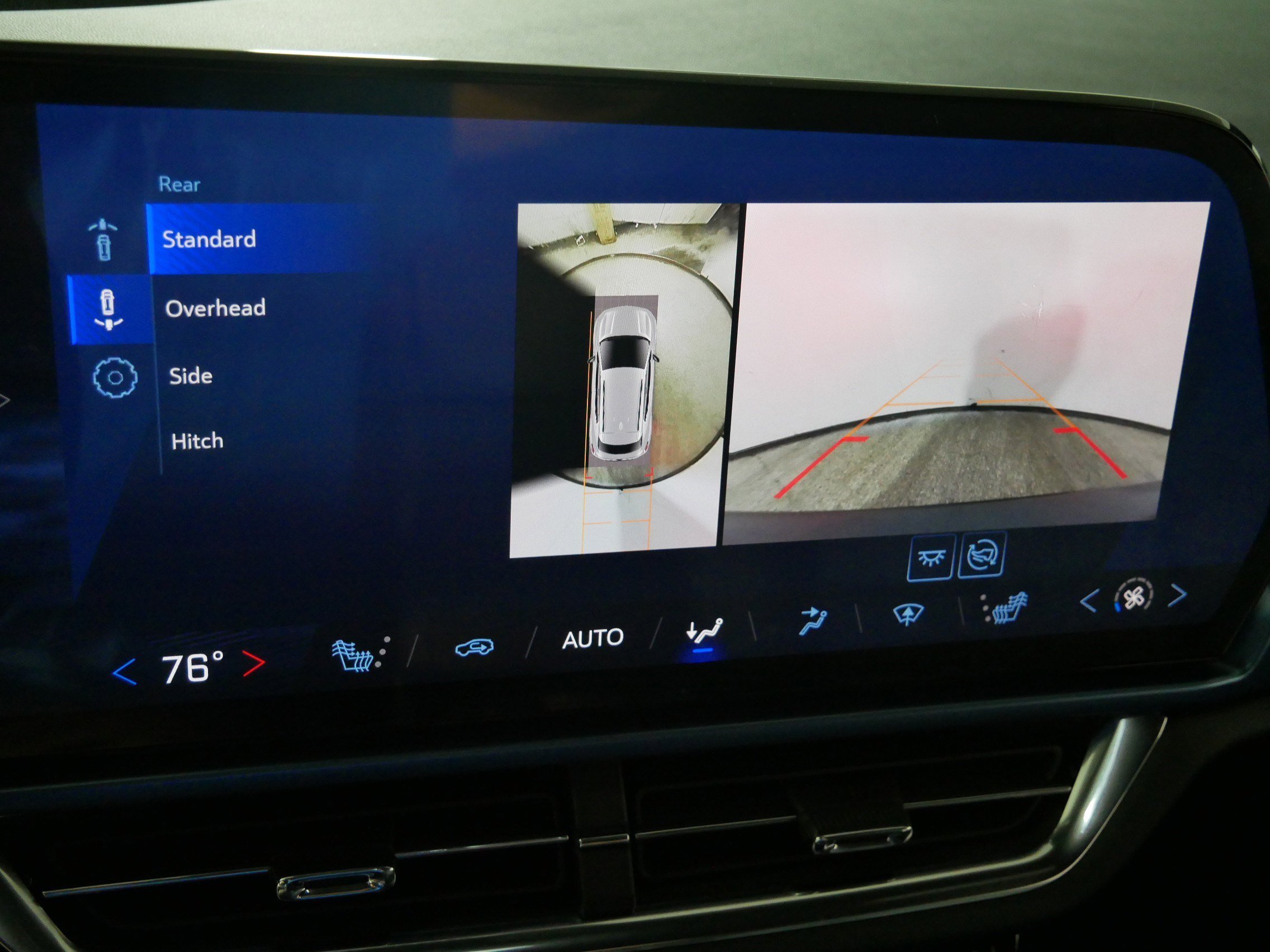 2024 Chevrolet Equinox EV LT - Photo 33