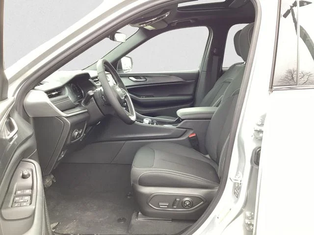 New 2026 Silver Jeep L LAREDO X 4X4 image 10