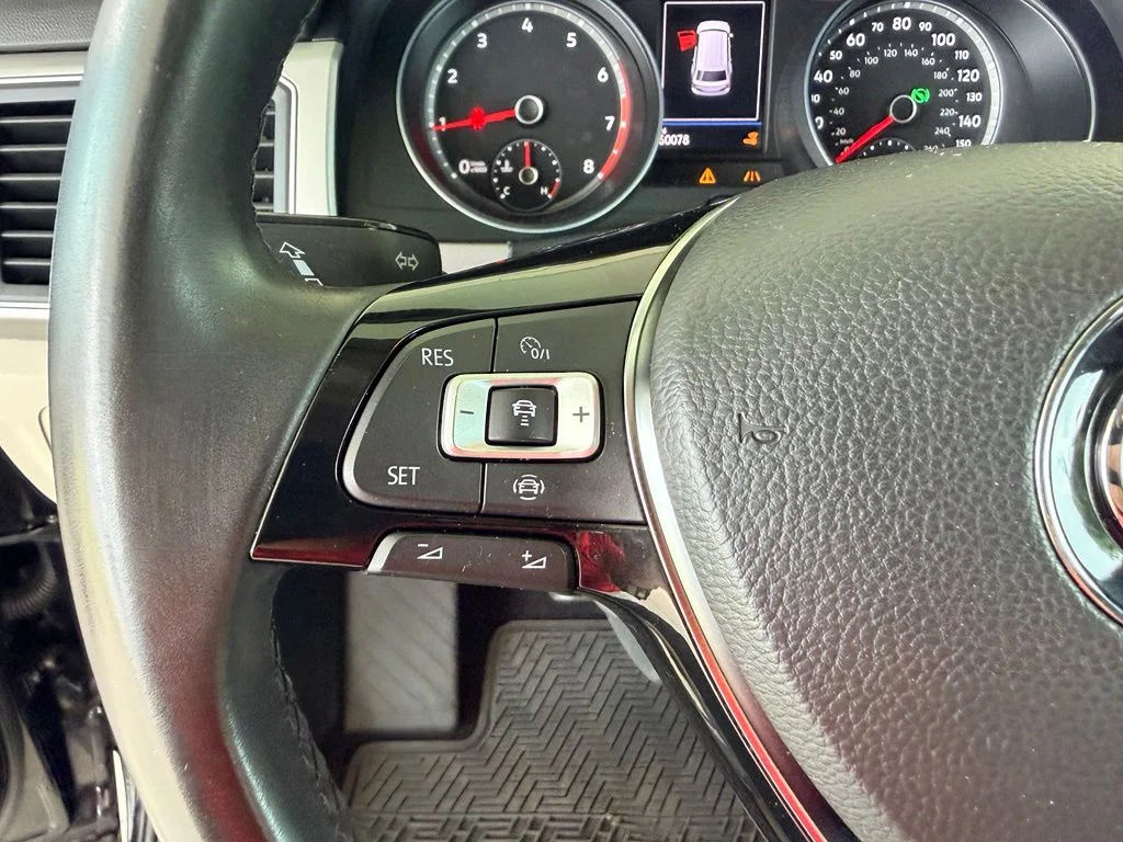 Used 2019 Black Volkswagen 3.6L V6 SE image 20