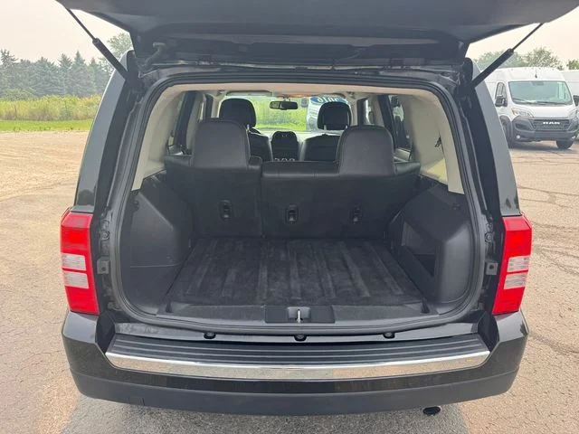 Certified Used 2016 Black Jeep Latitude image 17