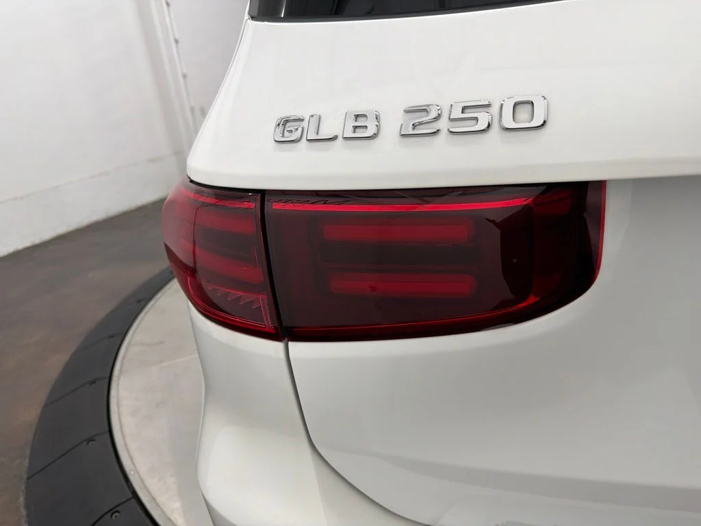 New 2026 White Mercedes-Benz GLB 250 image 11