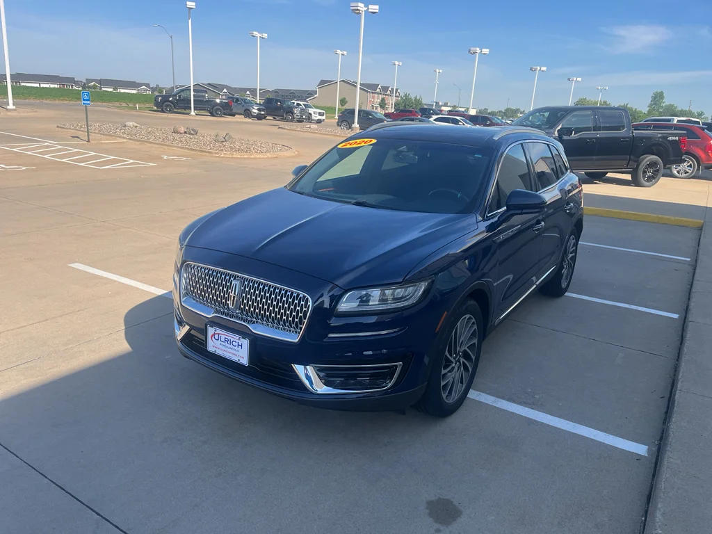 Used 2020 Rhapsody Blue Lincoln Reserve image 4