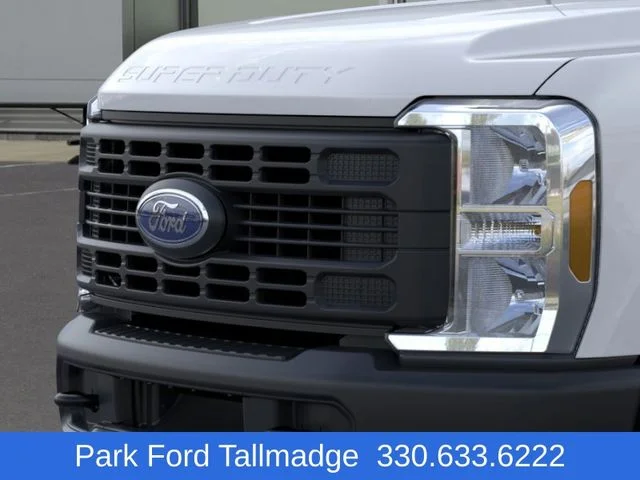 2025 Ford F-350 Super Duty Chassis Cab XL - Photo 17