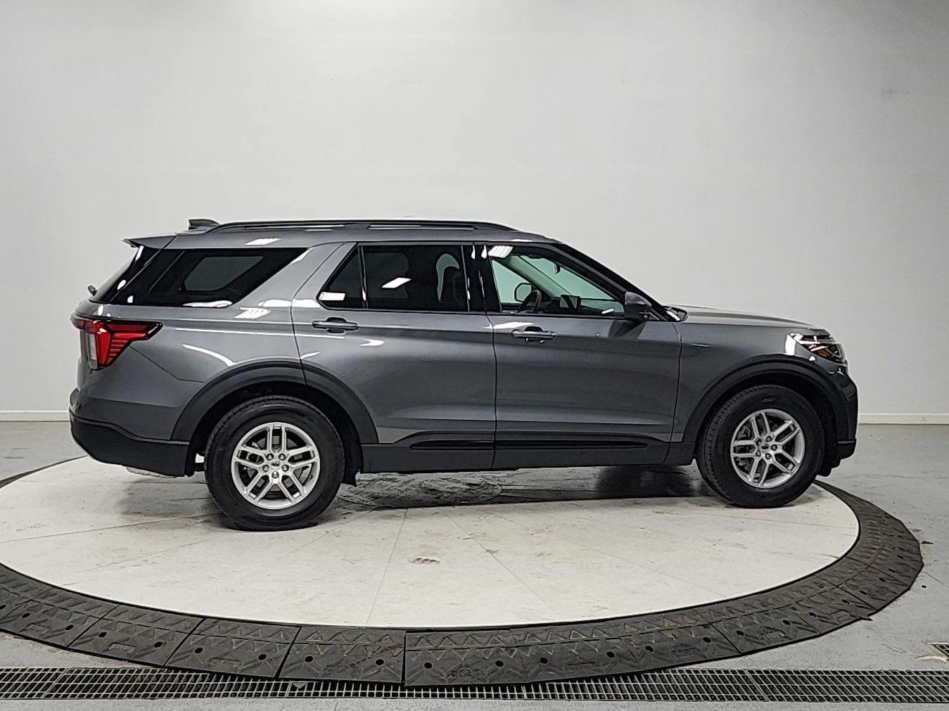 New 2026 Gray Ford Active image 8