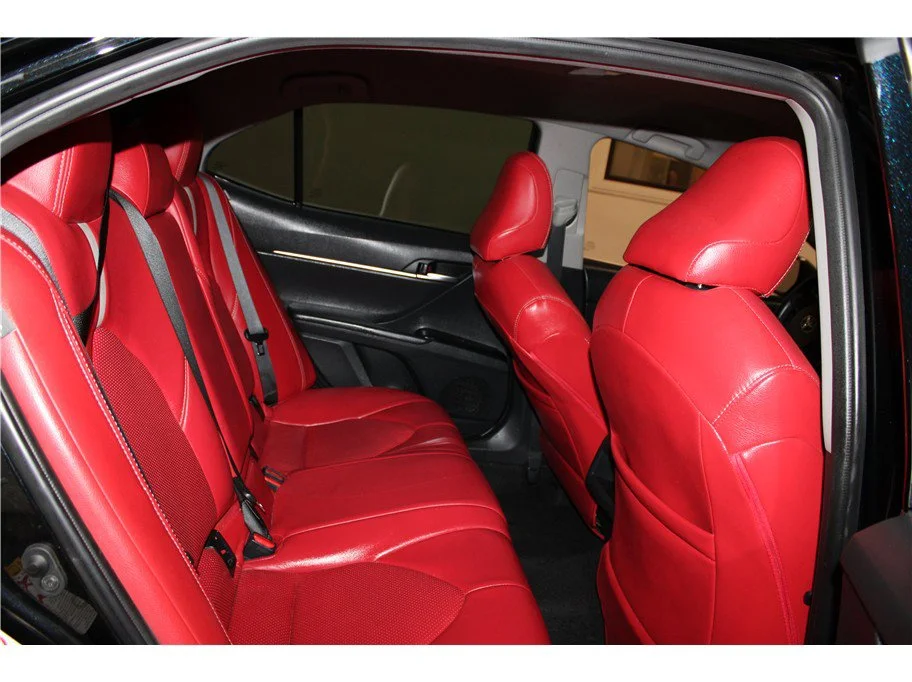 Used 2018 Black Toyota SE Sedan 4D image 21