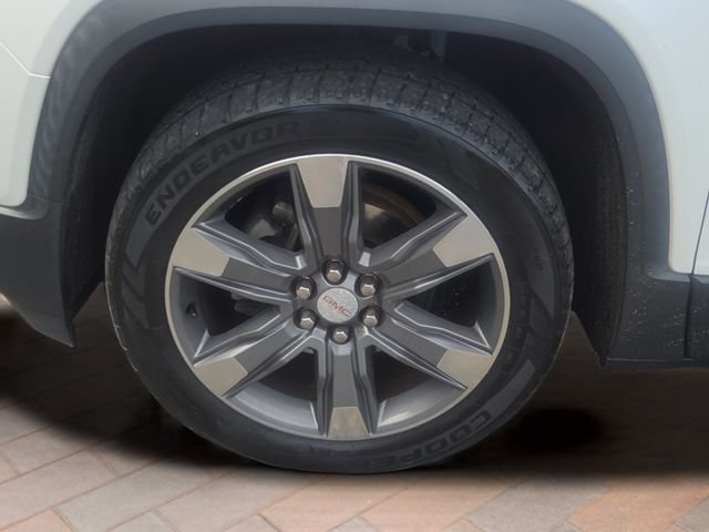Used 2017 White Frost GMC SLT-2 image 31