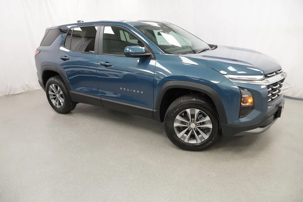 2027 Chevrolet Equinox LT - Photo 9