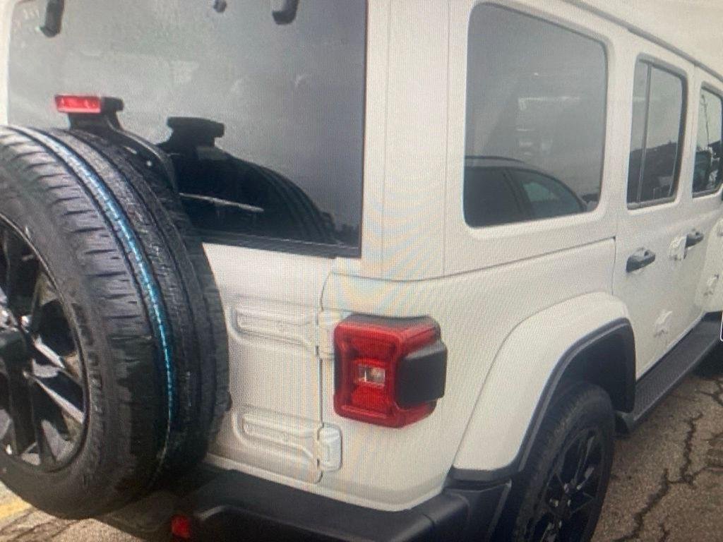 Used 2025 Bright White Clearcoat Jeep Sahara image 3