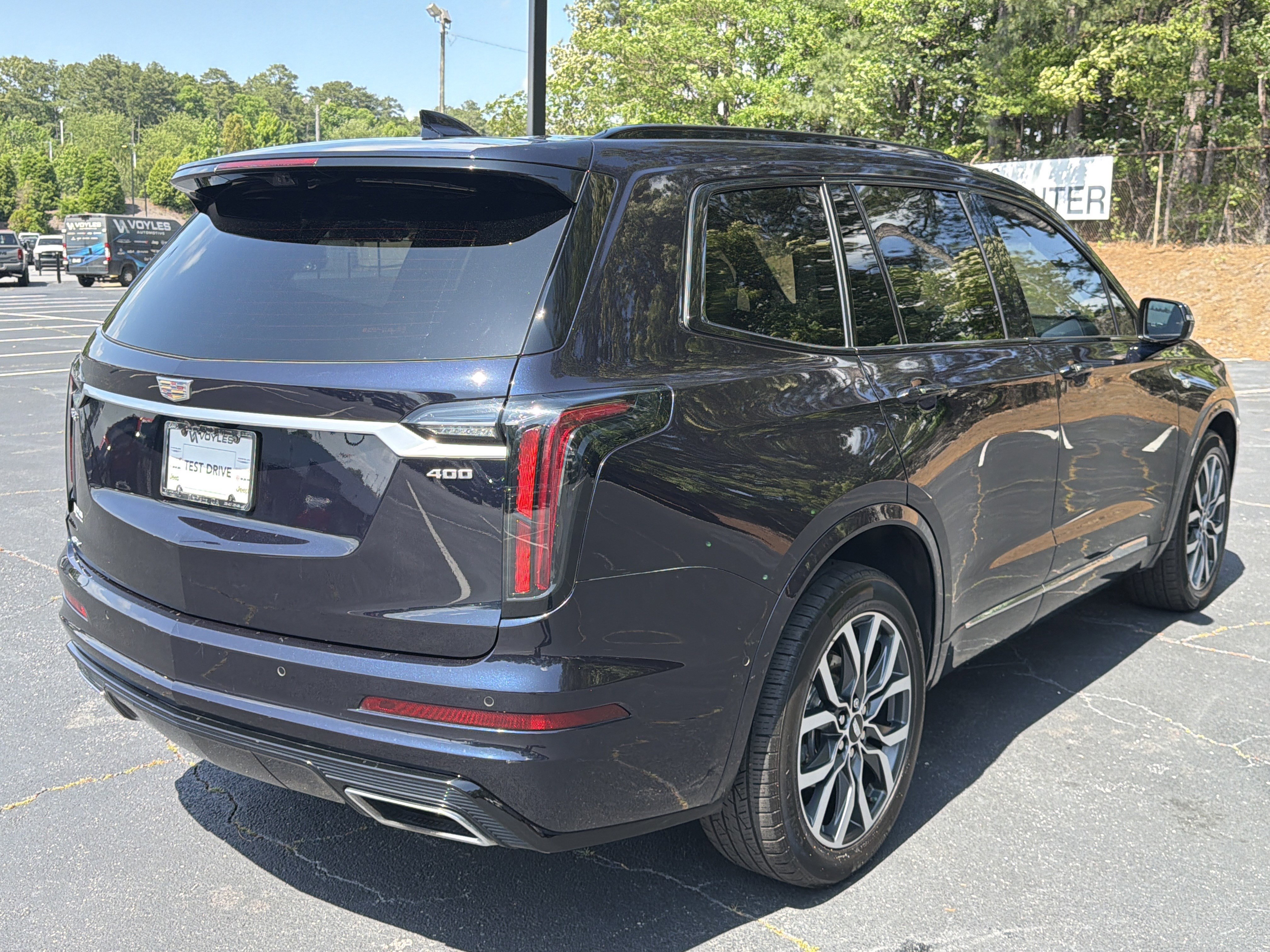 Used 2021 Dark Moon Blue Metallic Cadillac Sport image 9