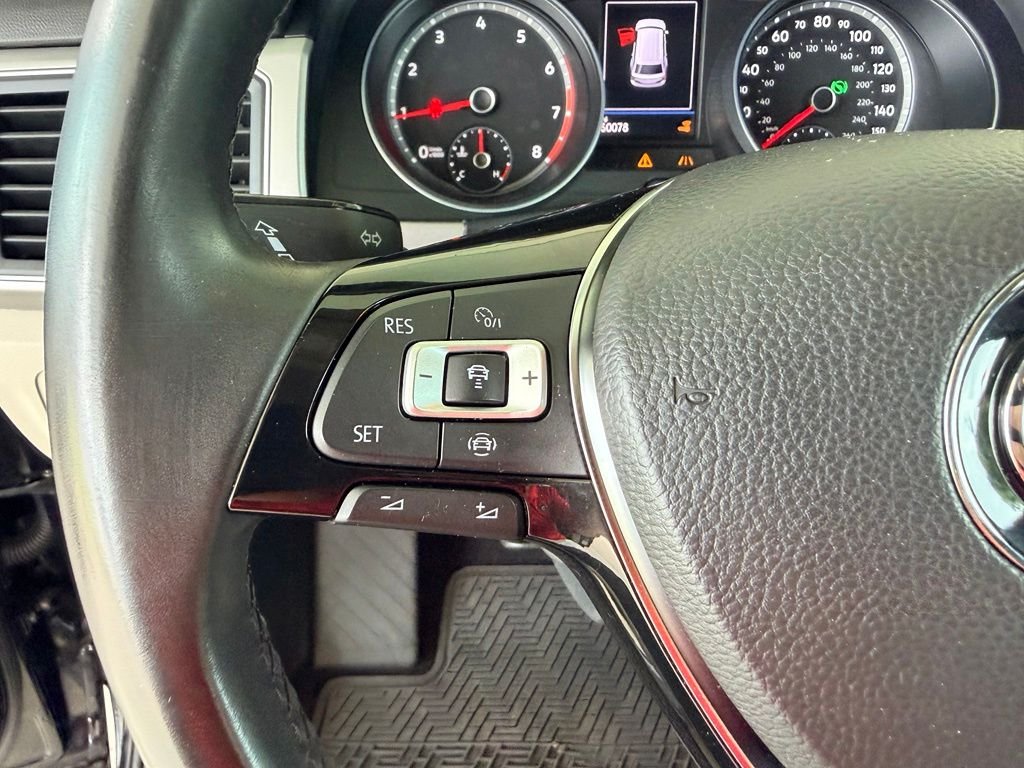 Used 2019 Black Volkswagen 3.6L V6 SE image 20
