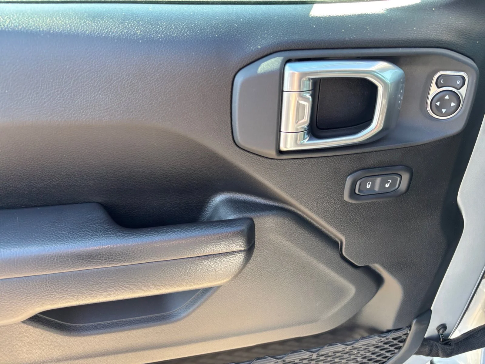 Used 2023 Silver Jeep Willys image 11
