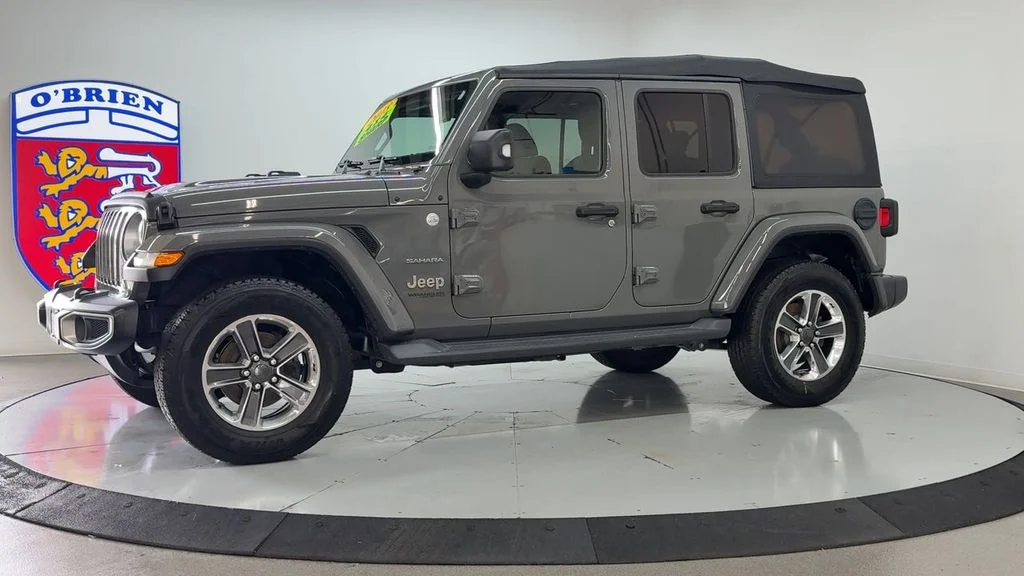 Used 2018 Gray Clearcoat Jeep Unlimited Sahara image 8