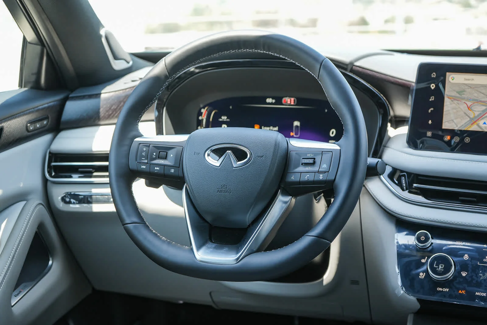 New 2027 2T RAD WHT INFINITI Autograph AWD image 17